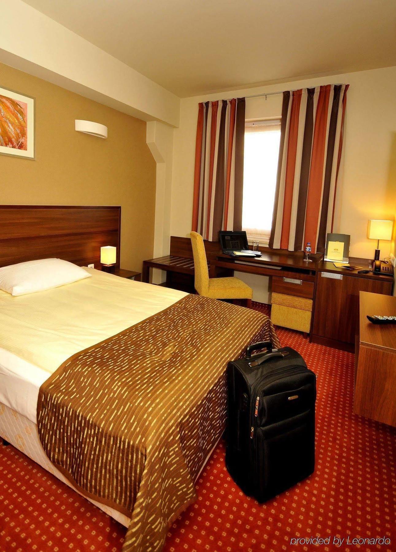 Hotel Teczowy Mlyn Kielce Quarto foto